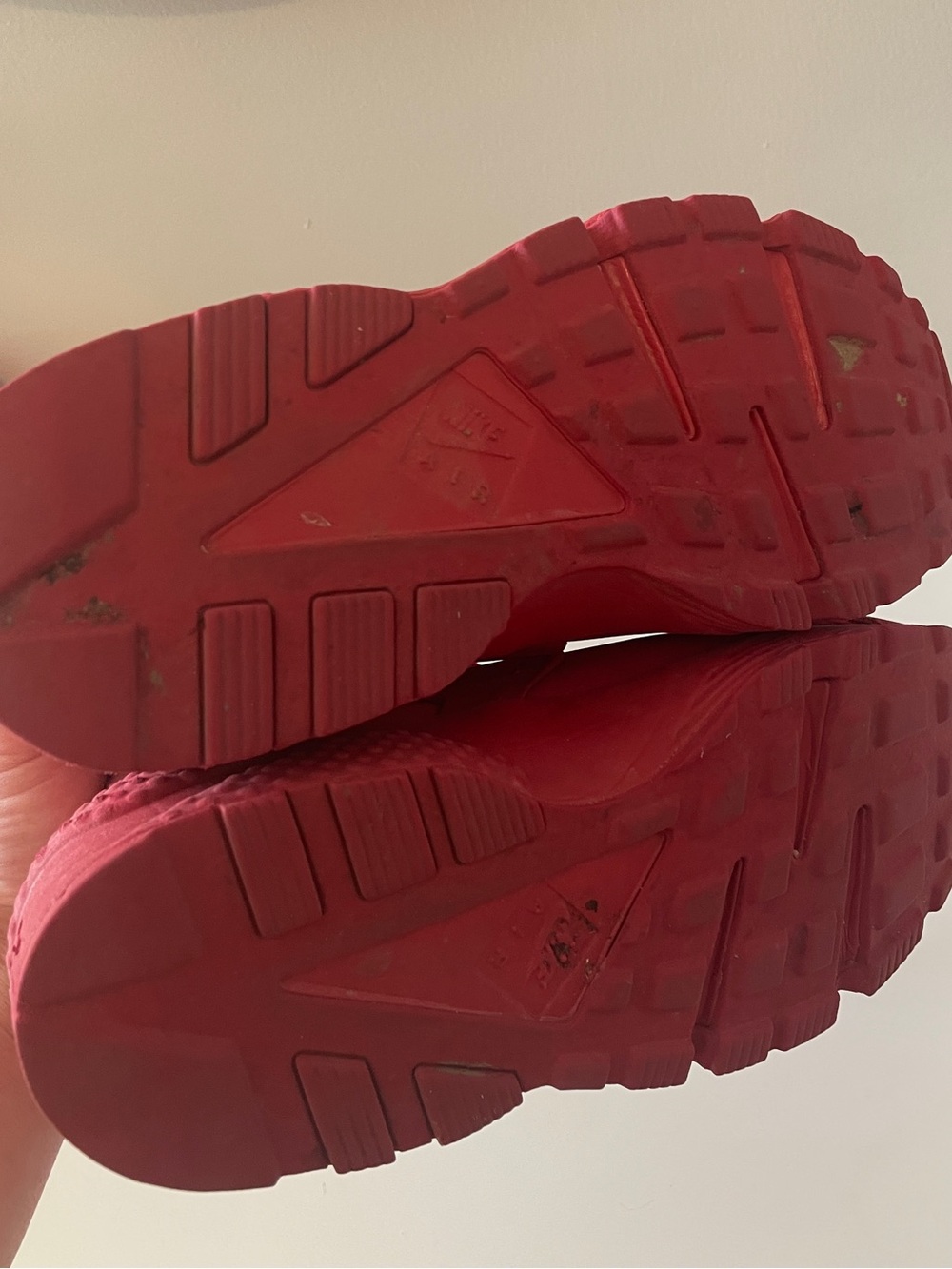 Nike Wmns Air Huarache Run 'All Red'/'Triple Red' - Picture 7 of 9